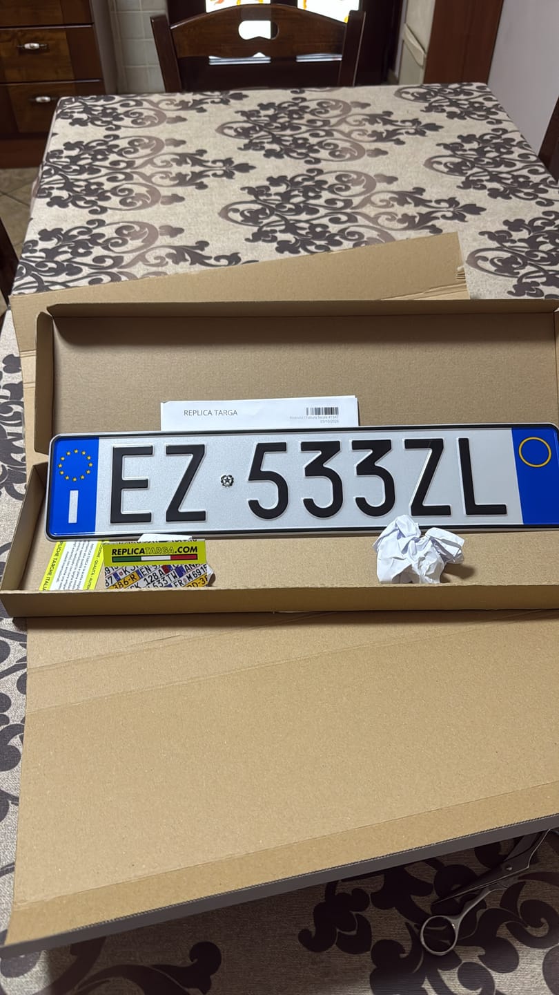 Customer photo review of Targa Italiana Posteriore – Replica in Alluminio Personalizzata in Rilievo