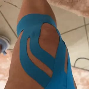 Customer photo review of Supporto Istante Tape Kinesiologico Impermeabile e Traspirante
