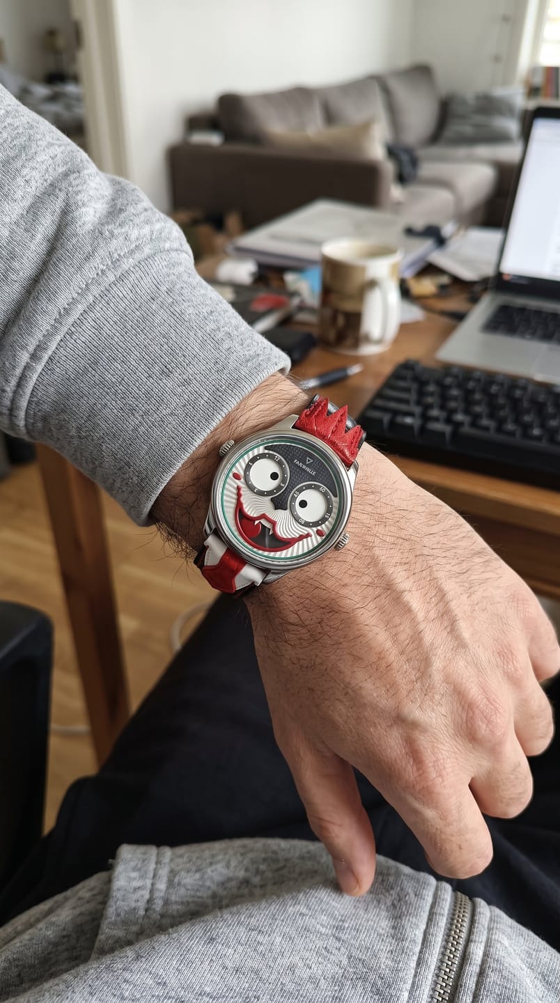 Customer photo review of Fairwhale FW-5600 JESTER – Rotating-Eye Men's Quartz Watch