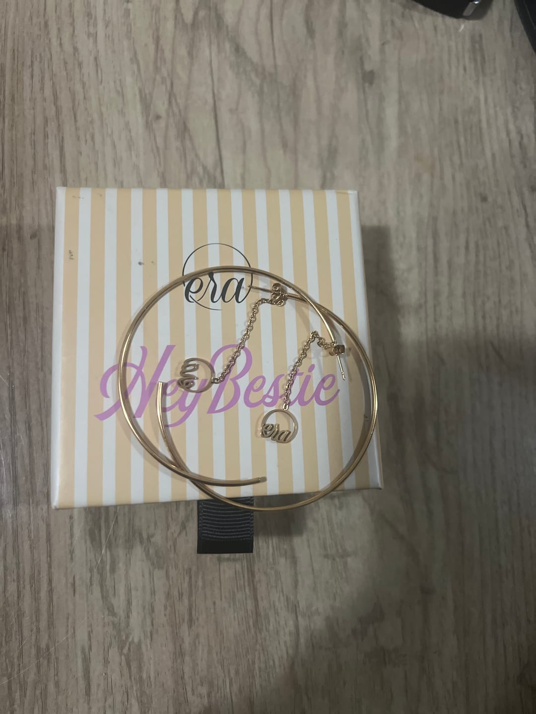 Customer photo review of Gold Era Drop Hoops