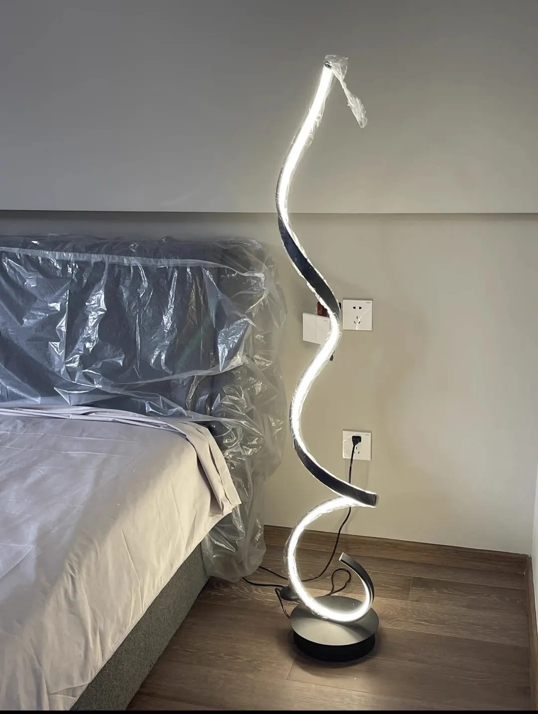 Customer photo review of Spiral LED Floor Lamp, Aluminium and Acrylic, 133 cm, Plug In