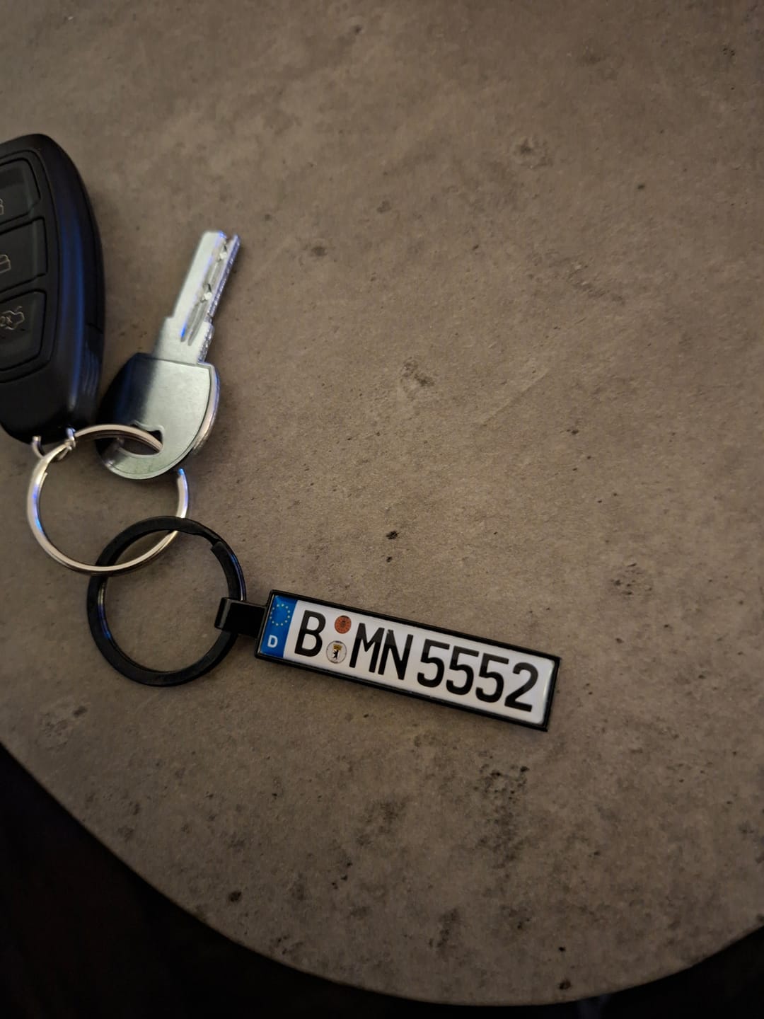 Customer photo review of Kennzeichen Schlüsselanhänger Mini Nummernschild Metall