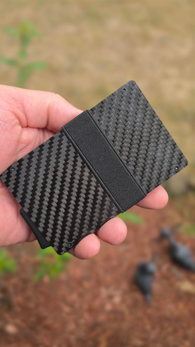 Customer photo review of 80Eighty® Minimalist Carbon Fiber Wallet