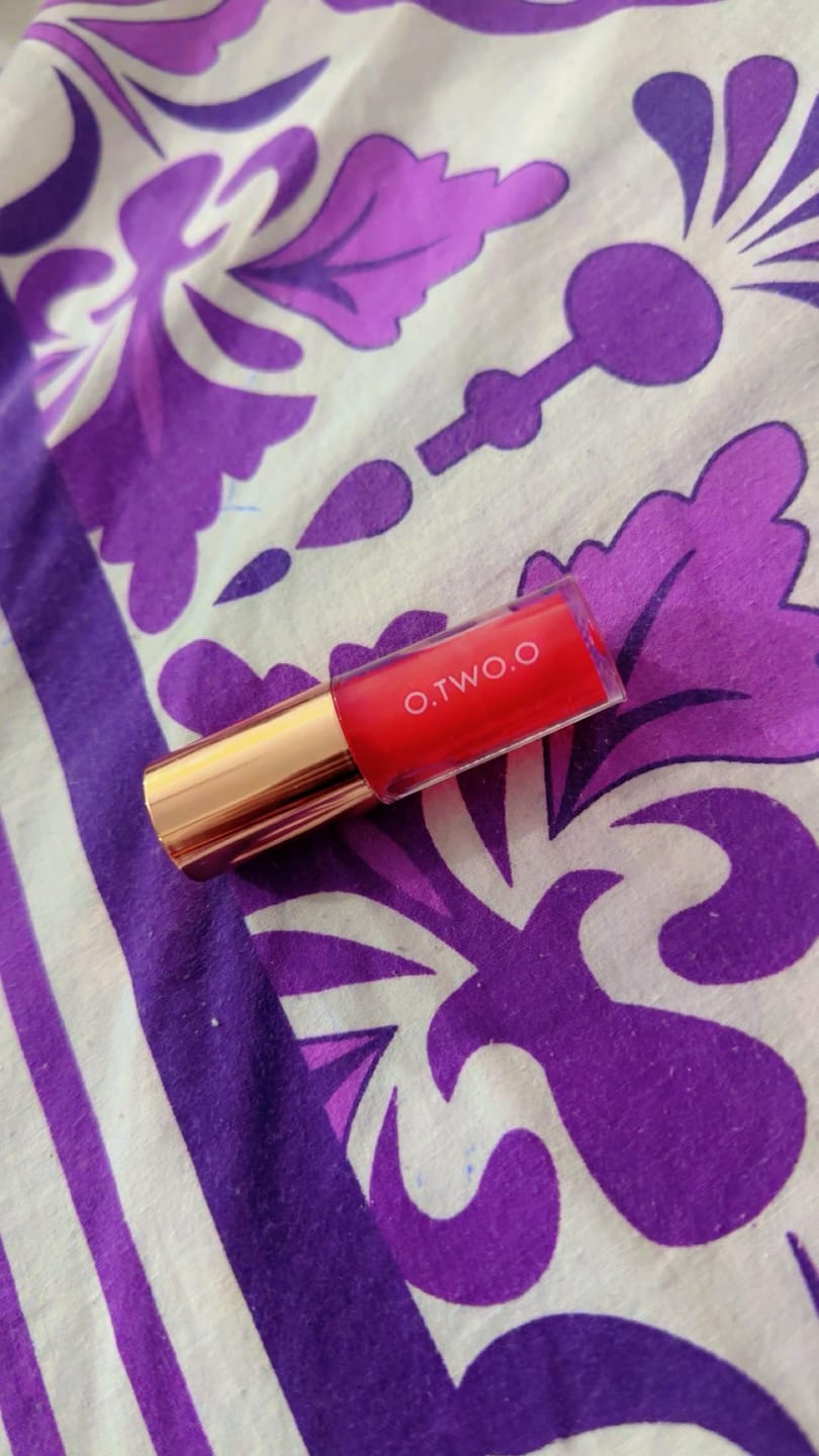 Customer photo review of O.TWO.O PLUMP SHINY CRYSTAL LIP GLOSS