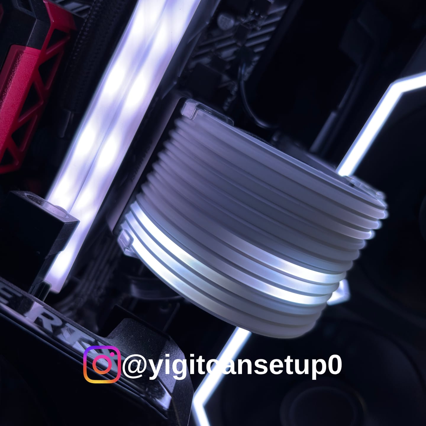 Customer photo review of AsiaHorse Aurora Learn V2 PSU Cable Cover