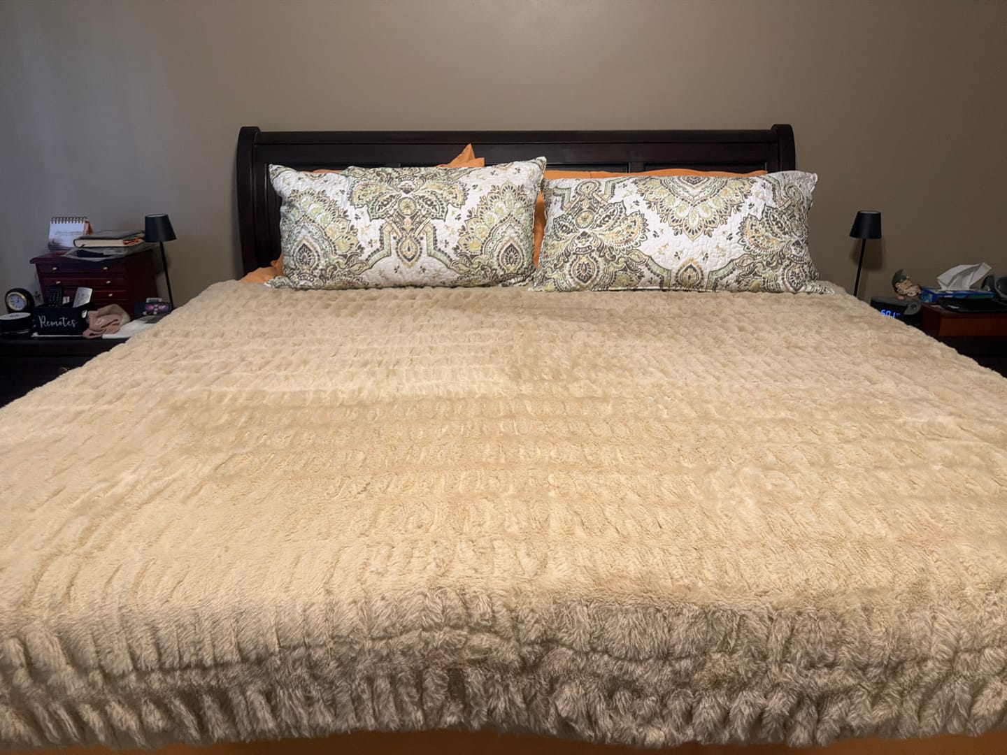 Customer photo review of Hugs Light Sand Blanket
