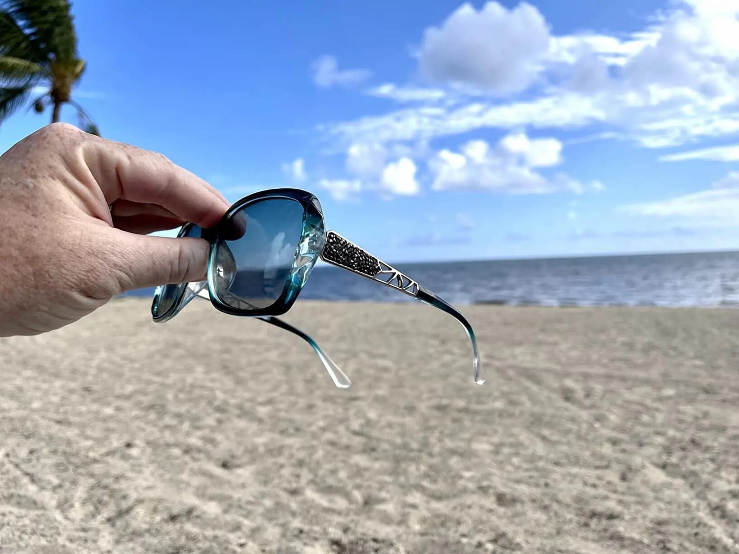 Customer photo review of Heloise Shades