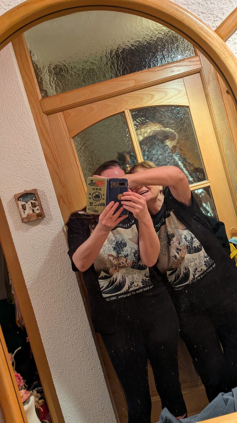 Customer photo review of Personalisiertes Hokusai The Great Wave T-Shirt mit Hund