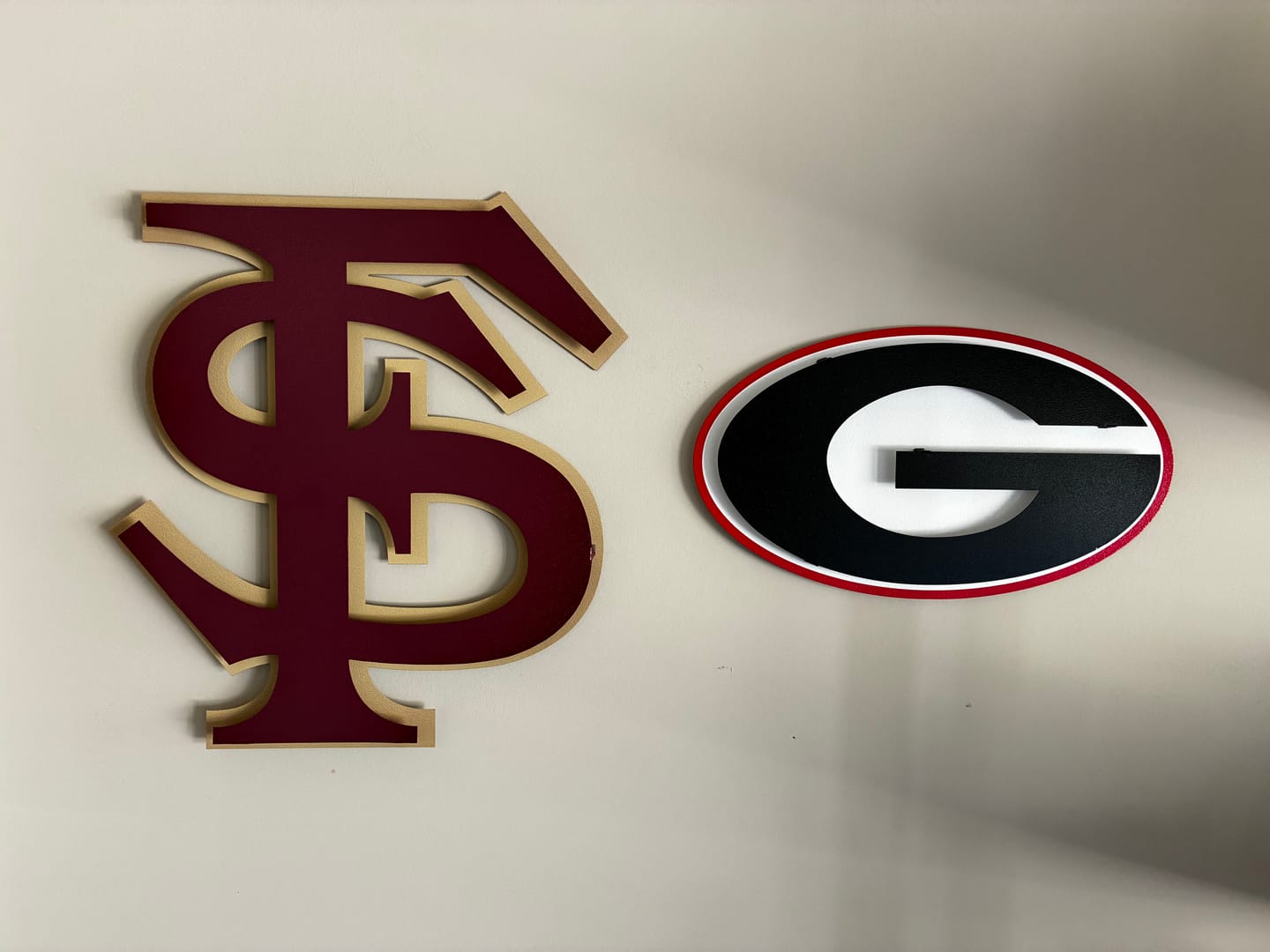 Customer photo review of Georgia Bulldogs "G" 3D Vintage Metal Wall Art