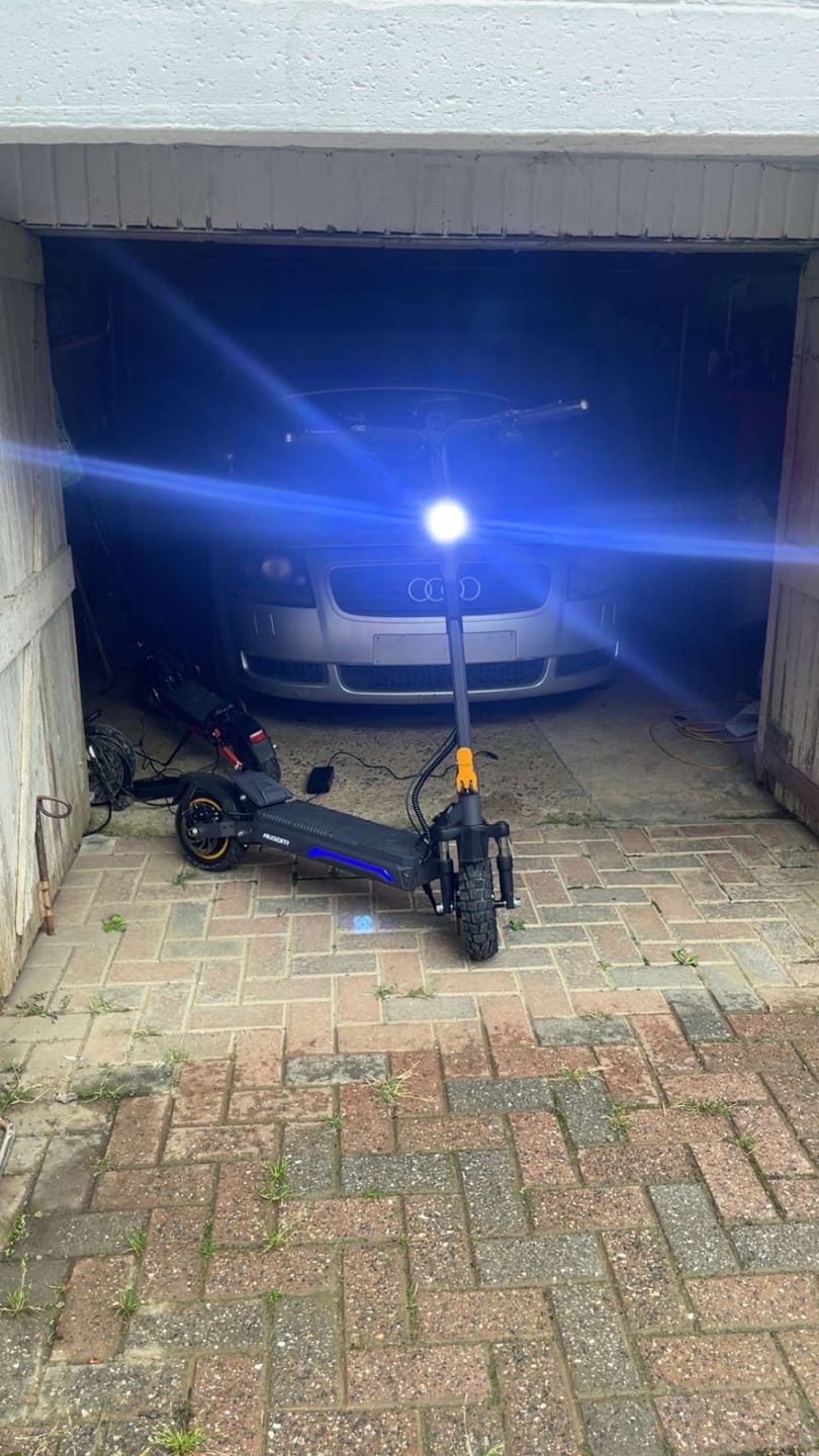 Customer photo review of Ausom K20 Pro (Laluz 2 Pro) Dual Motor E-Scooter