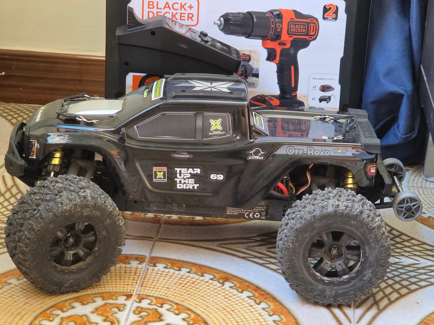 Customer photo review of Omni-Terminator Carbon Fiber MINI 1:10 Scale RTR Brushless Monster Truck | RZ001B-C