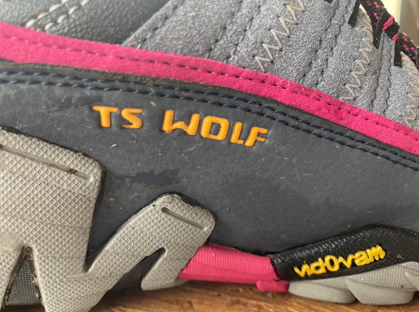 Customer photo review of Chaussures de randonnée et d'escalade en montagne en cuir véritable