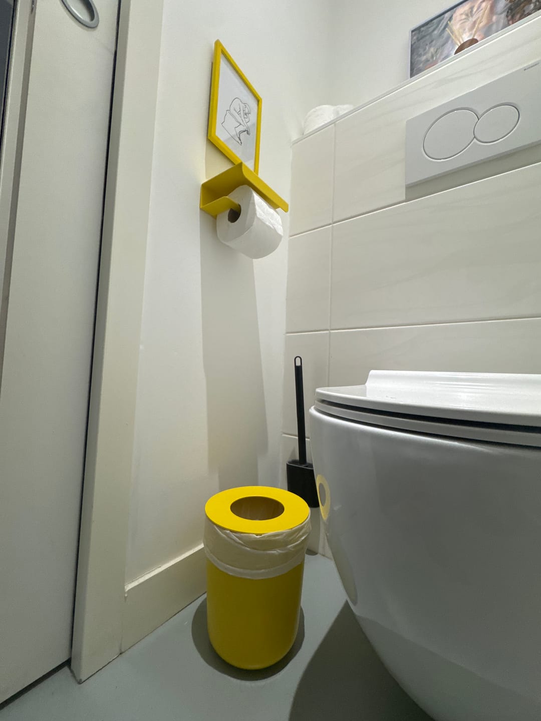 Customer photo review of Bathroom Bin 4.5L - Lemon