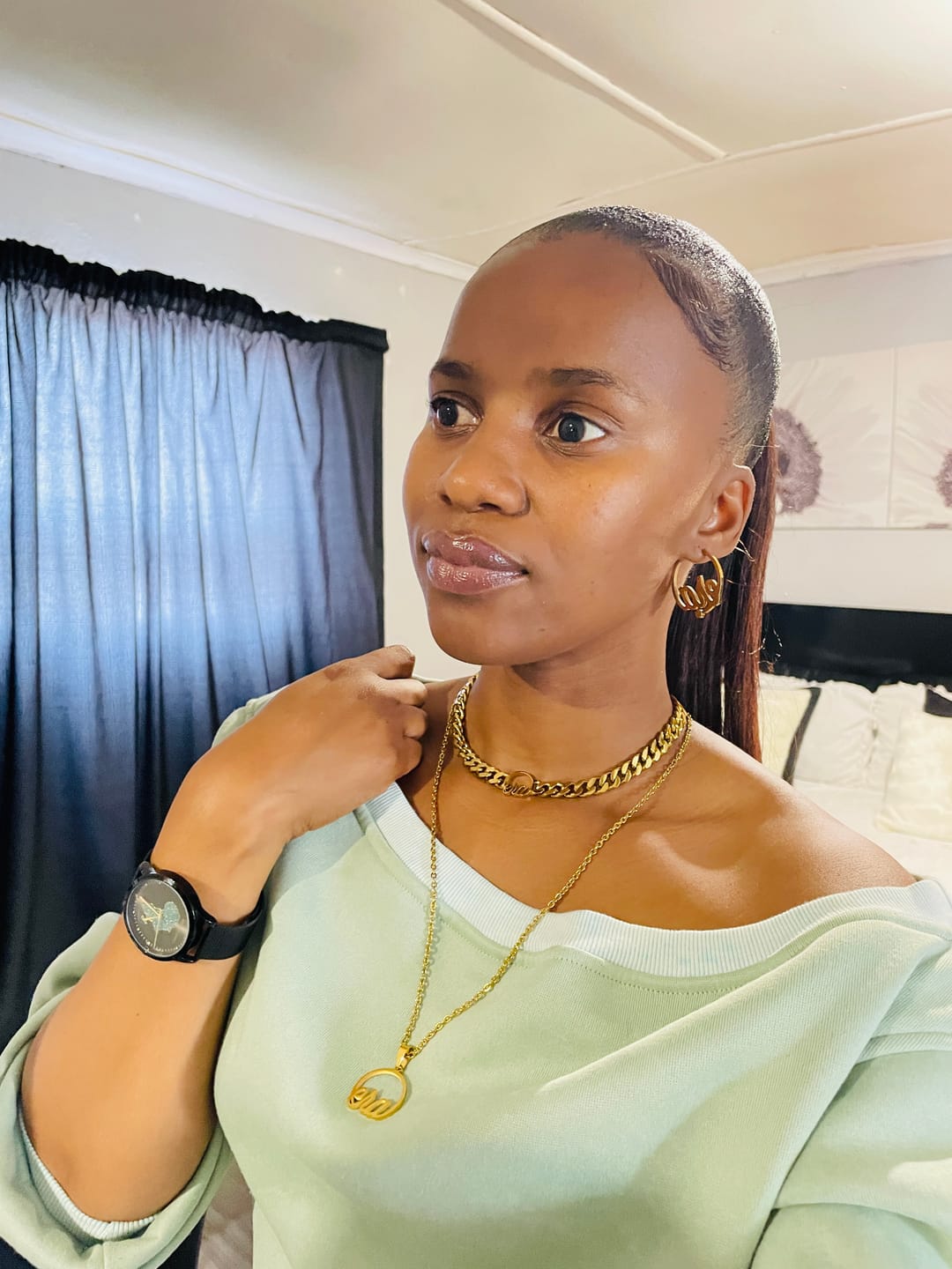 Customer photo review of Gold Era Necklace