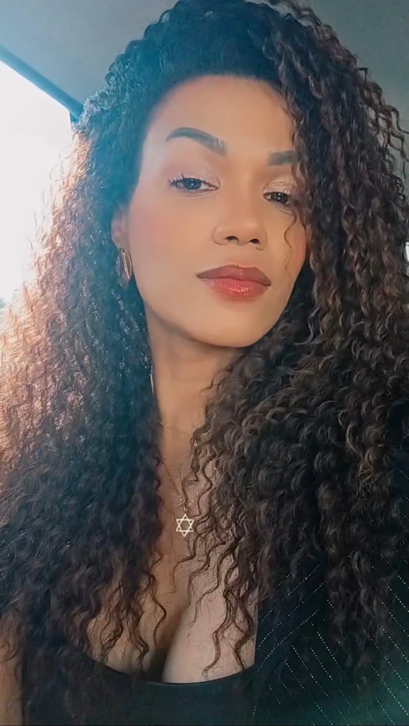 Customer photo review of Freetress Equal Drawstring Fullcap Half Wig - MILAN GIRL
