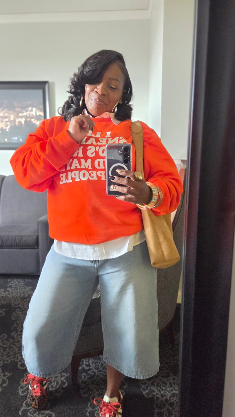 Customer photo review of 3 People Sweatshirt
