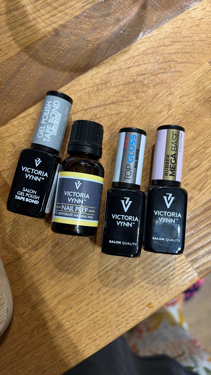 Customer photo review of Victoria Vynn Top No Wipe OH! My Gloss