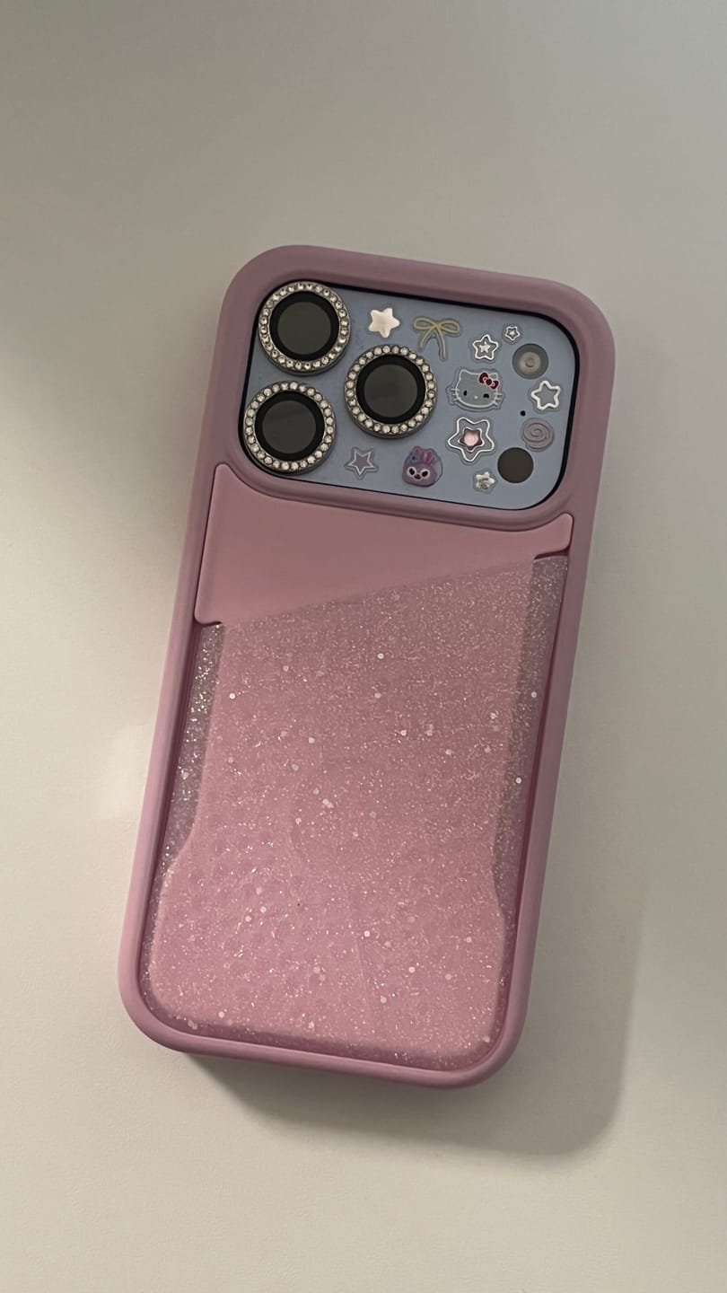 Customer photo review of Flex Pouch - iPhone 18
