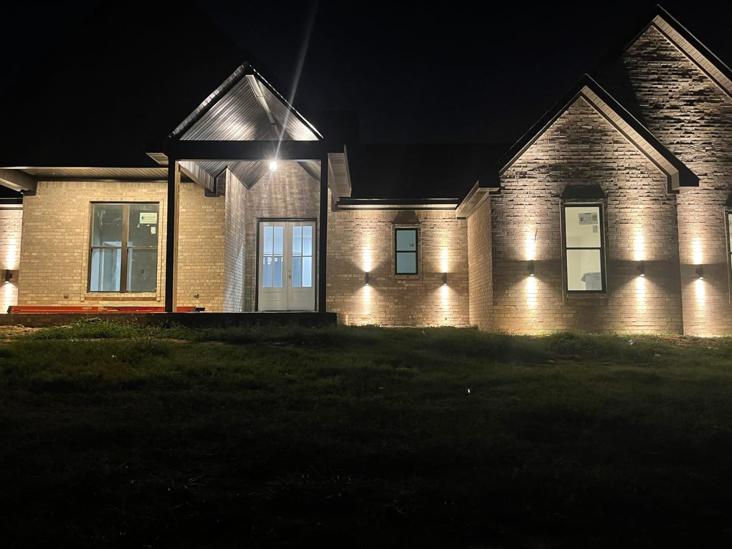 Customer photo review of Up Down Wall Light | Aluminum COB LED, 6W to 36W in 5 Sizes | IP65 Waterproof, Round or Square, 2 Tones