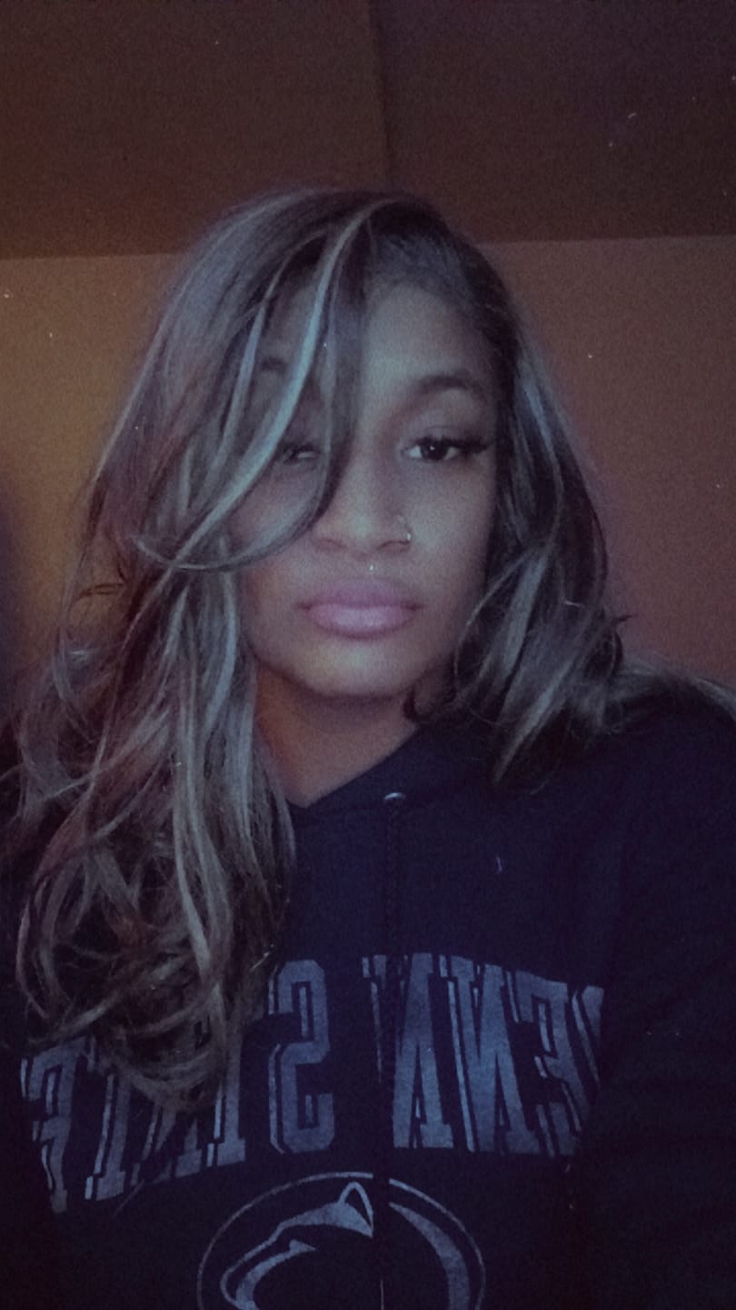 Customer photo review of Outre Perfect Hairline Swoop Series Y-PART Glueless 13x4 HD Transparent Lace Front - Y-PART 213