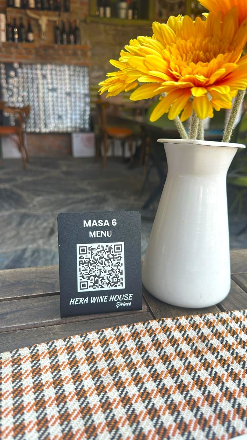 Customer photo review of Metal QR Menü Standı