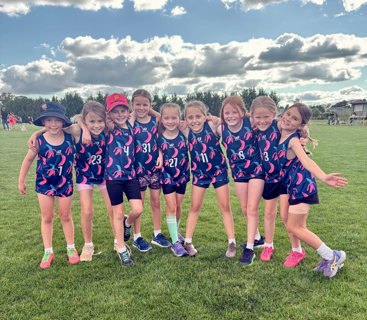 Customer photo review of Banana Sports Singlet - Navy & Pink
