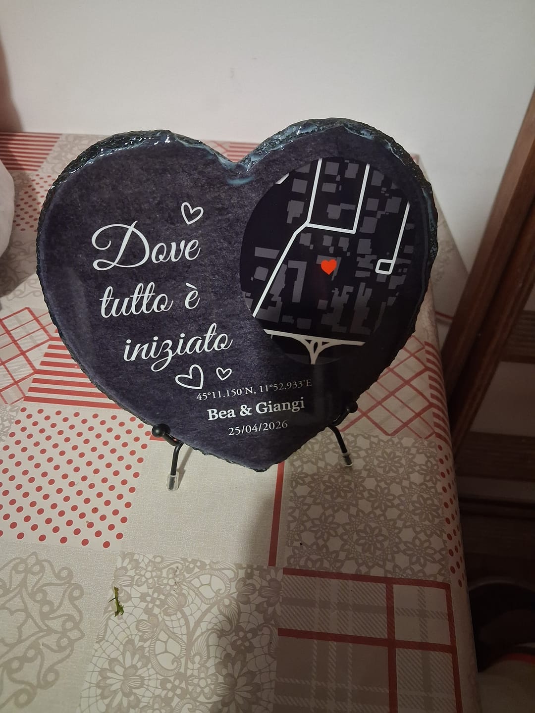 Customer photo review of Dove ci siamo incontrati – Cuore in ardesia personalizzato per coppie