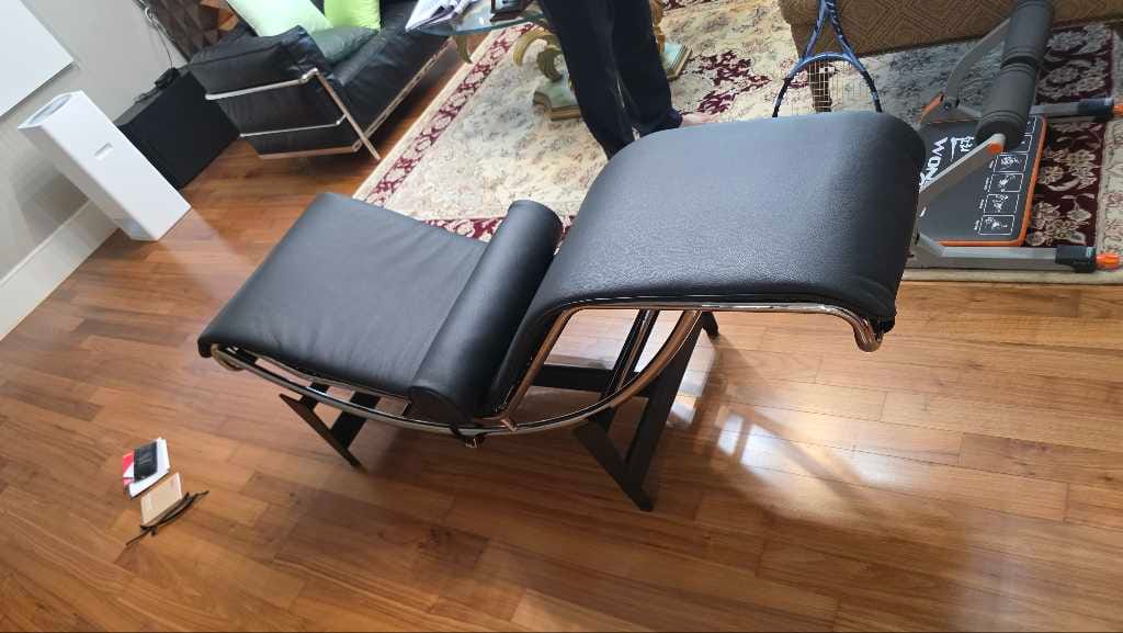 Customer photo review of LC4 쉐즈 롱그 - 레더 | 4 Chaise longue à réglage continu, Durable