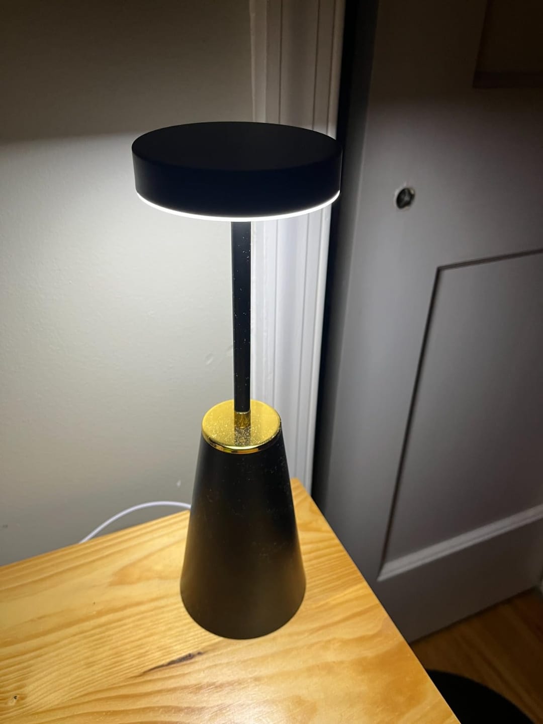 Customer photo review of Slim Rechargeable Lamp | Stepless Touch Dimming, 4000mAh Battery | 11.8 in Metal Cordless, Black or White