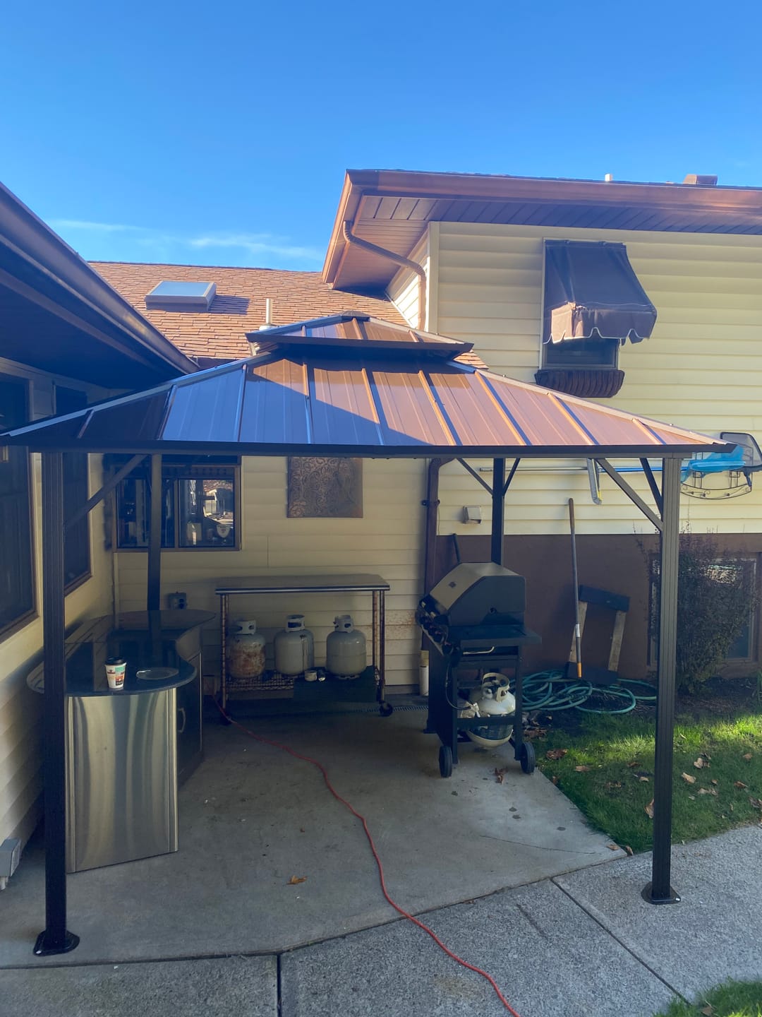 Customer photo review of Homrest  10' x 10' Hardtop Gazebo, Aluminum Frame Gazebos with Galvanized Steel Double Roof