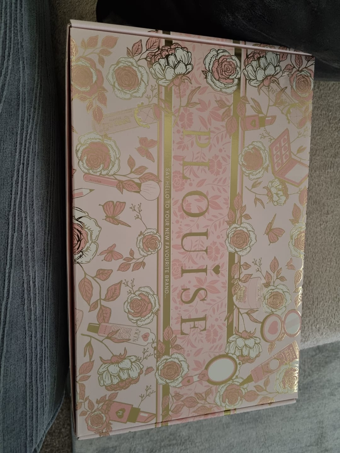 Revisión de la foto del cliente de la caja de envío vacía