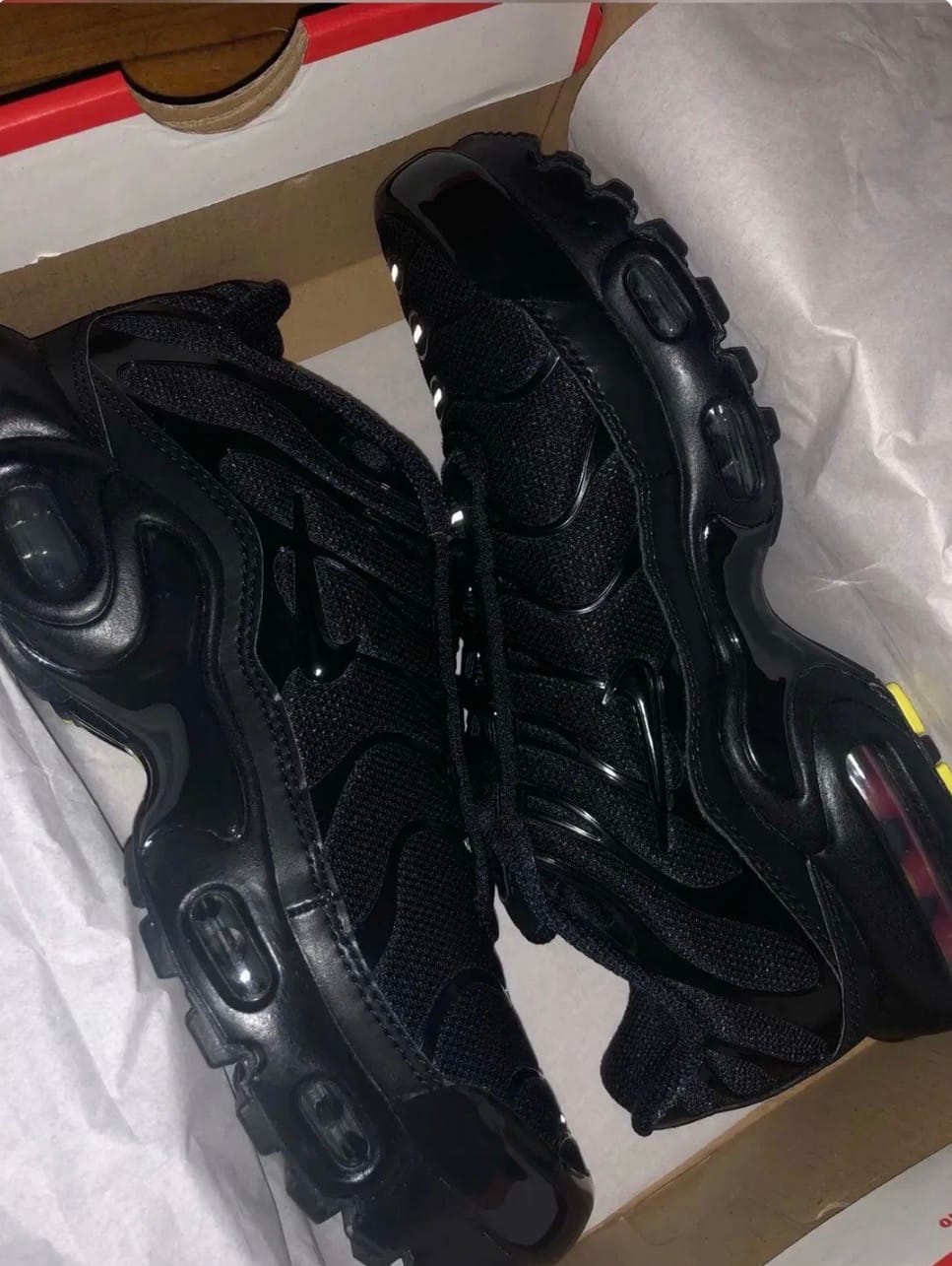Customer photo review of Nike Black TN Air Max Plus