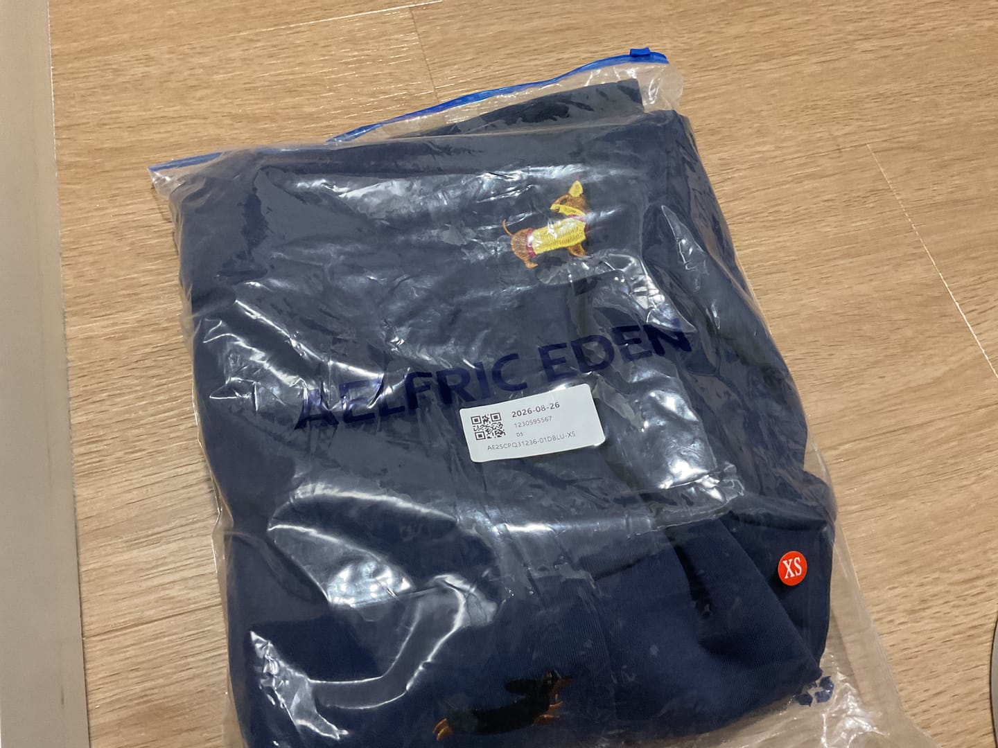Customer photo review of Aelfric Eden Embroidery Dog Baggy Barrel Sweatpants