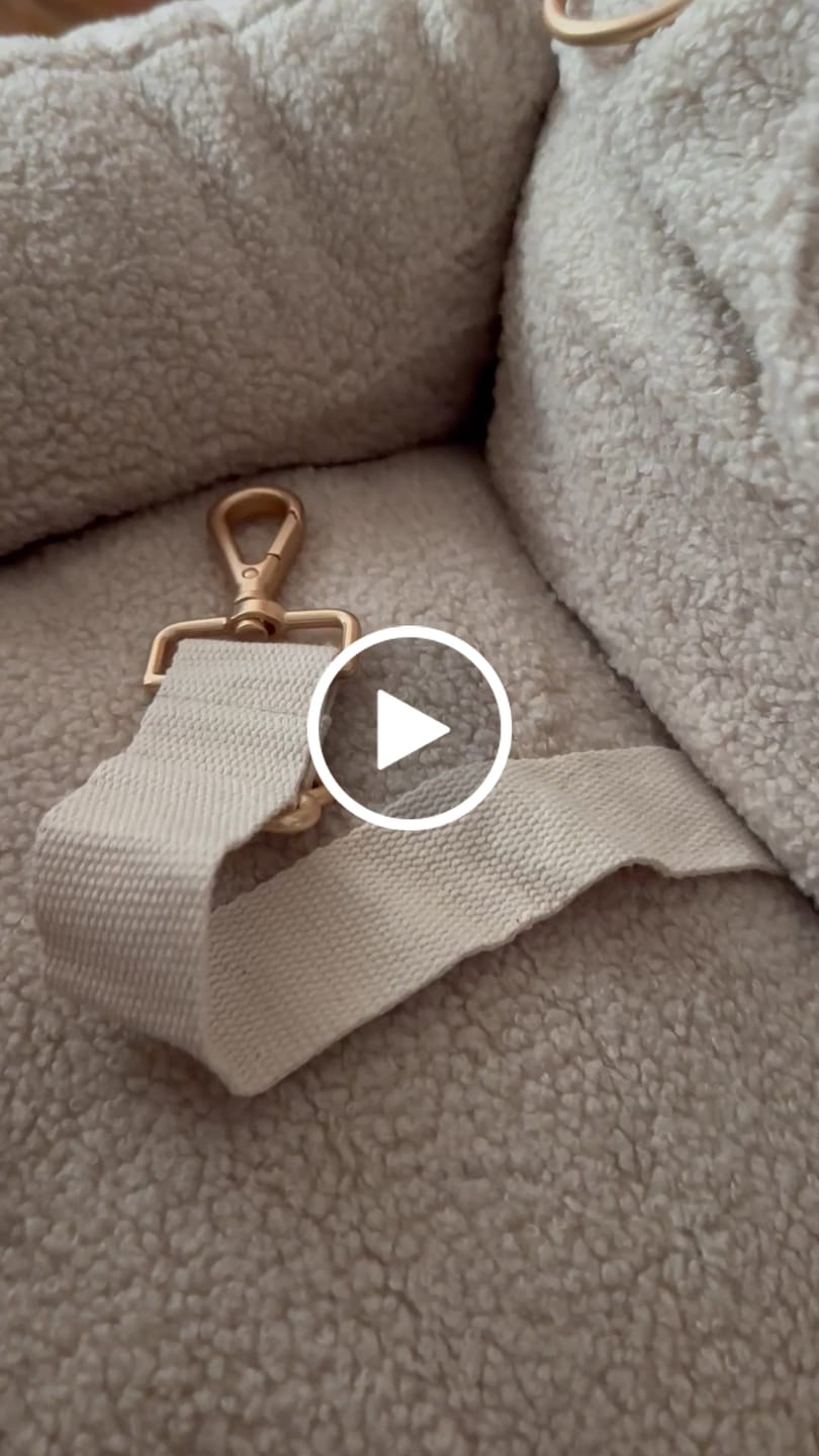 Customer video review of Hazelnut | The Cosy Car Seat