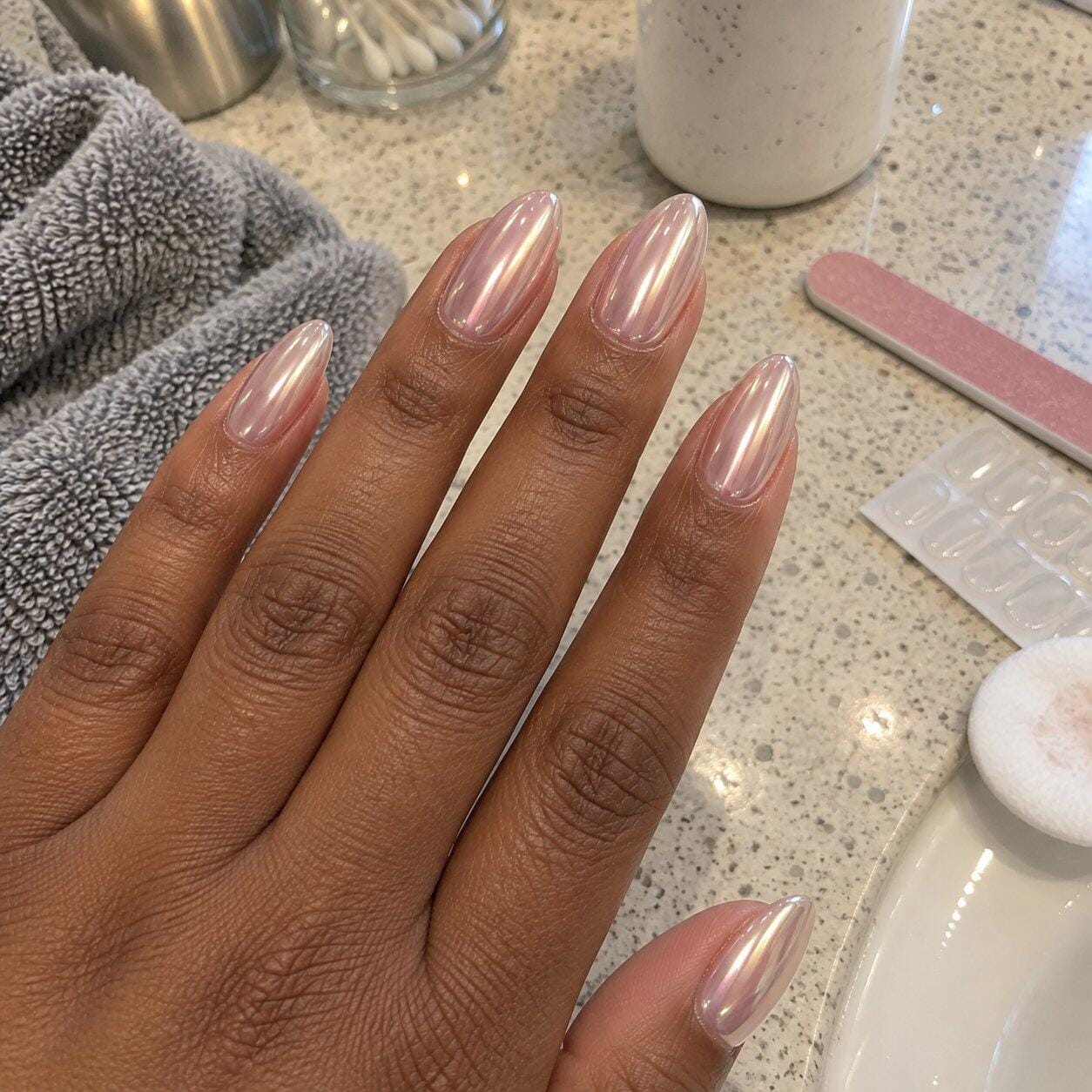 Customer photo review of Pearl Vei |  Medium-Long Almond