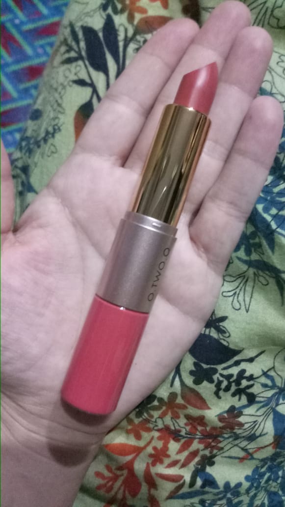 Customer photo review of O.TWO.O ROSE GOLD 2 IN 1 LIPSTICK AND LIPGLOSS