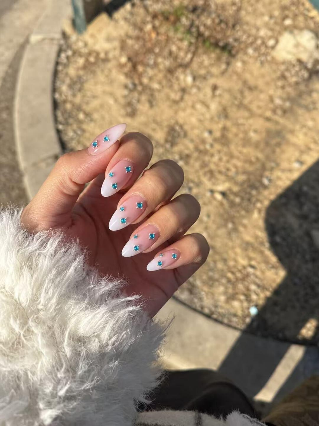 Customer photo review of Aqua Halo | Medium-Long Almond