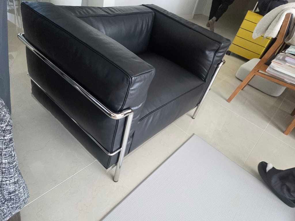 Customer photo review of LC3 - 레더 암체어
