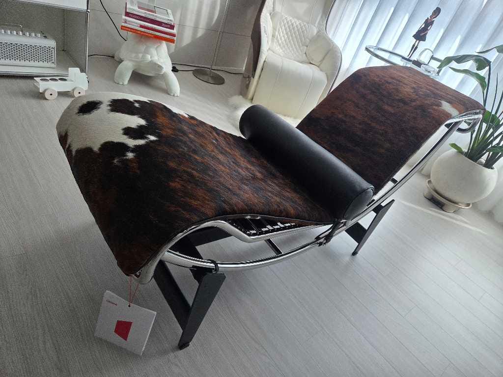 Customer photo review of LC4 쉐즈 롱그 - 퍼 레더 (송치 가죽) | 4 Chaise longue à réglage continu, Fur