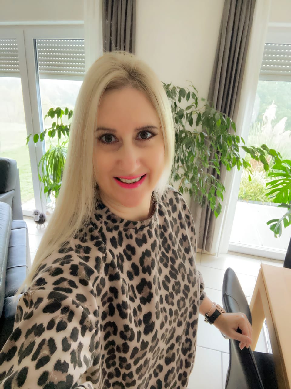 Customer photo review of Sweater mit Rückenprint AMOR CLUB hot fuchsia leo