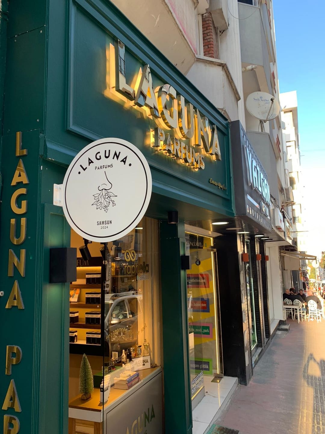 Customer photo review of İşletmelere Özel Logolu Metal Tabela