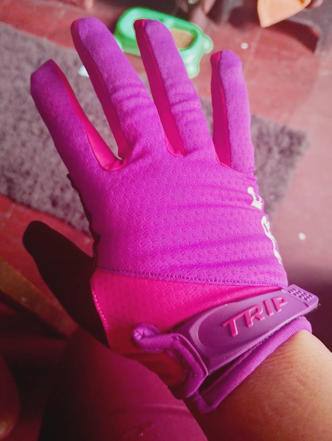 Customer photo review of GUANTE LARGO TRIP PURPLE/PINK