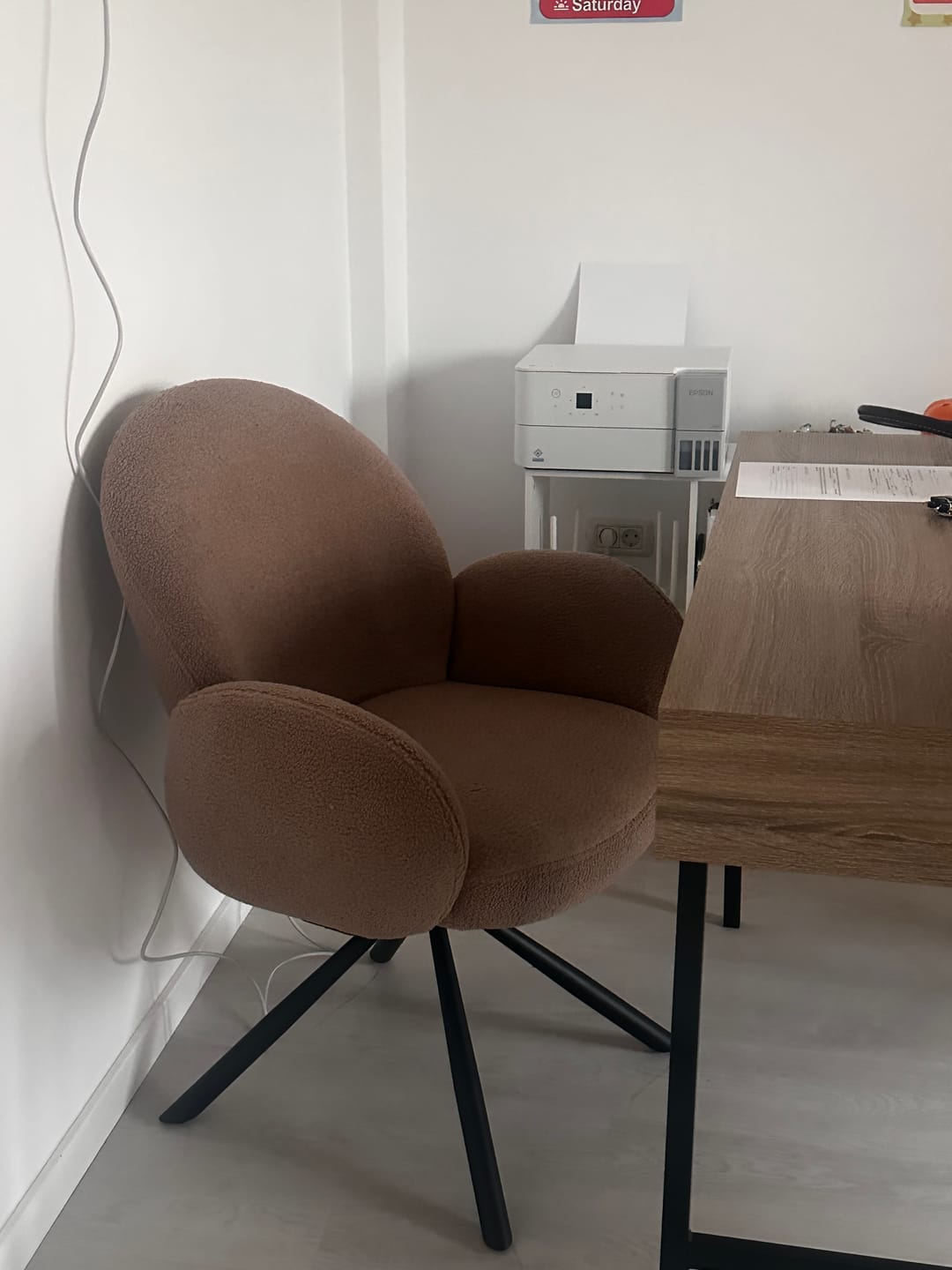 Customer photo review of Scaun rotativ K498, cappuccino/negru, stofa buclata/metal, 64x63x90 cm