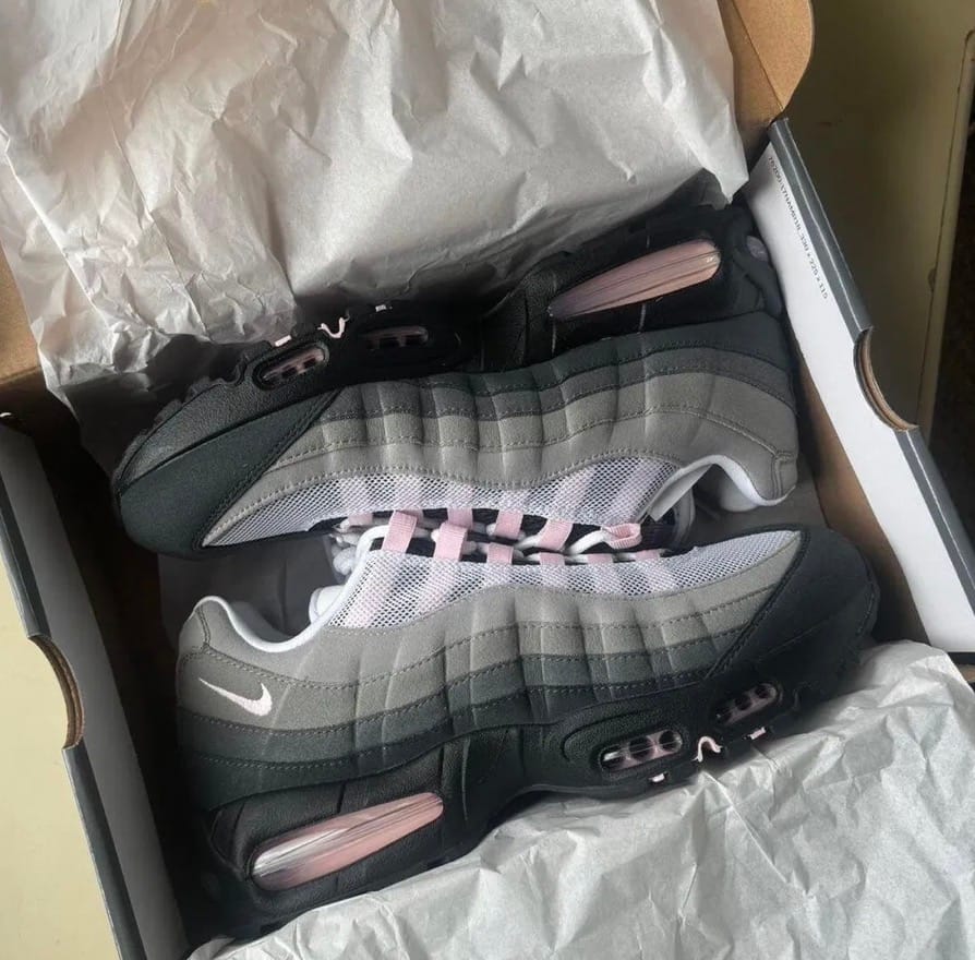 Customer photo review of NIKE AIR MAX 95 OG BIG BUBBLE PINK FOAM