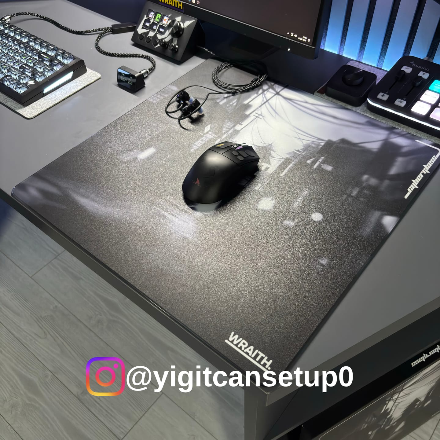 Customer photo review of Wraith Cyberglass Cam Mousepad