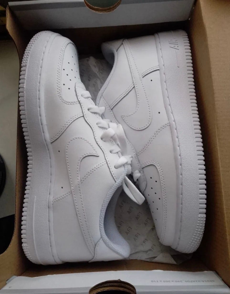 Customer photo review of Nike Air Force 1 07' Low "White