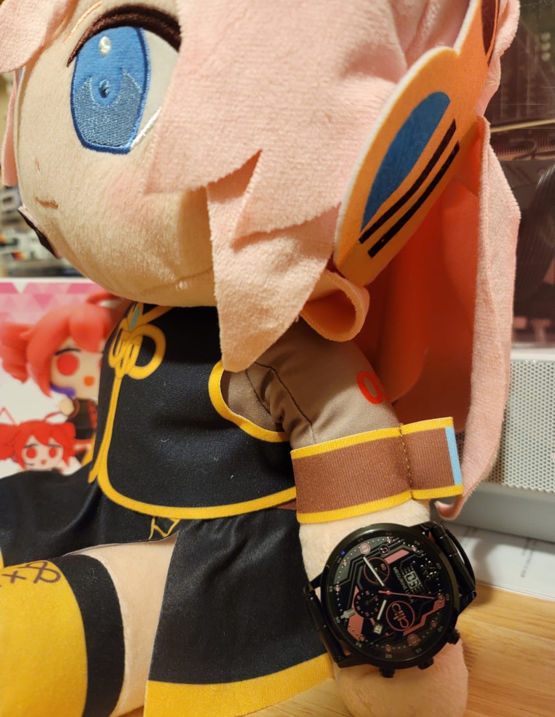 Customer photo review of Officially Licensed Hatsune Miku Vocal Character Series “Prelude” 6-Hand Quartz Watch