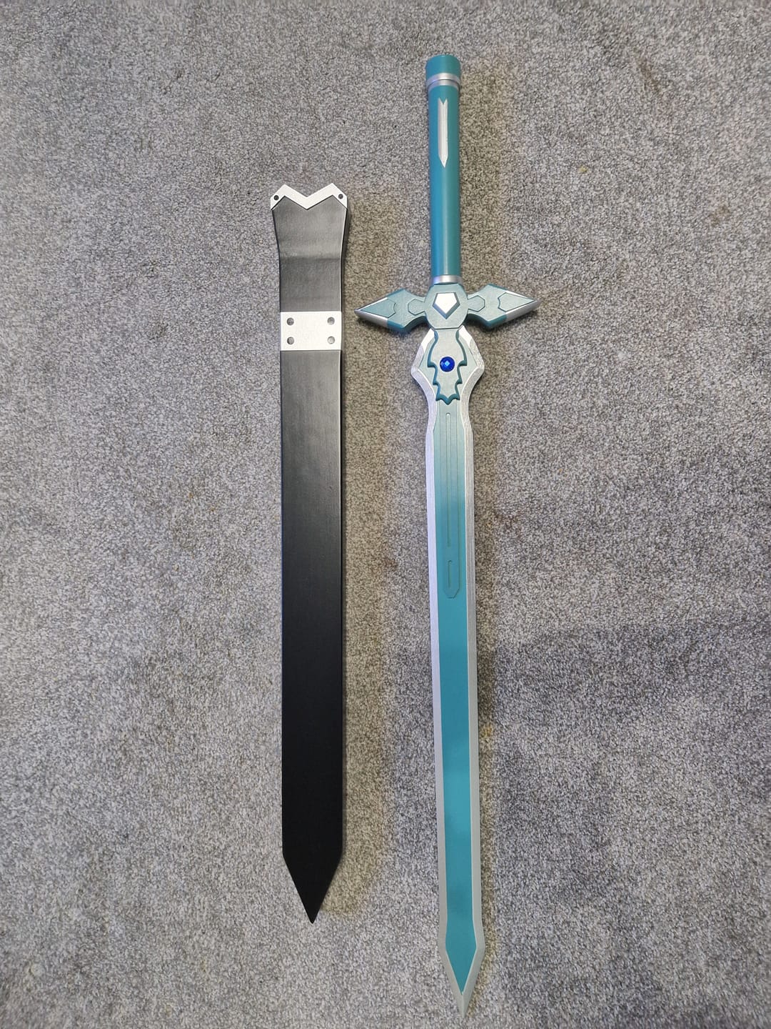 Customer photo review of Sword Art Online Dark Repulser Wooden Cosplay Sword
