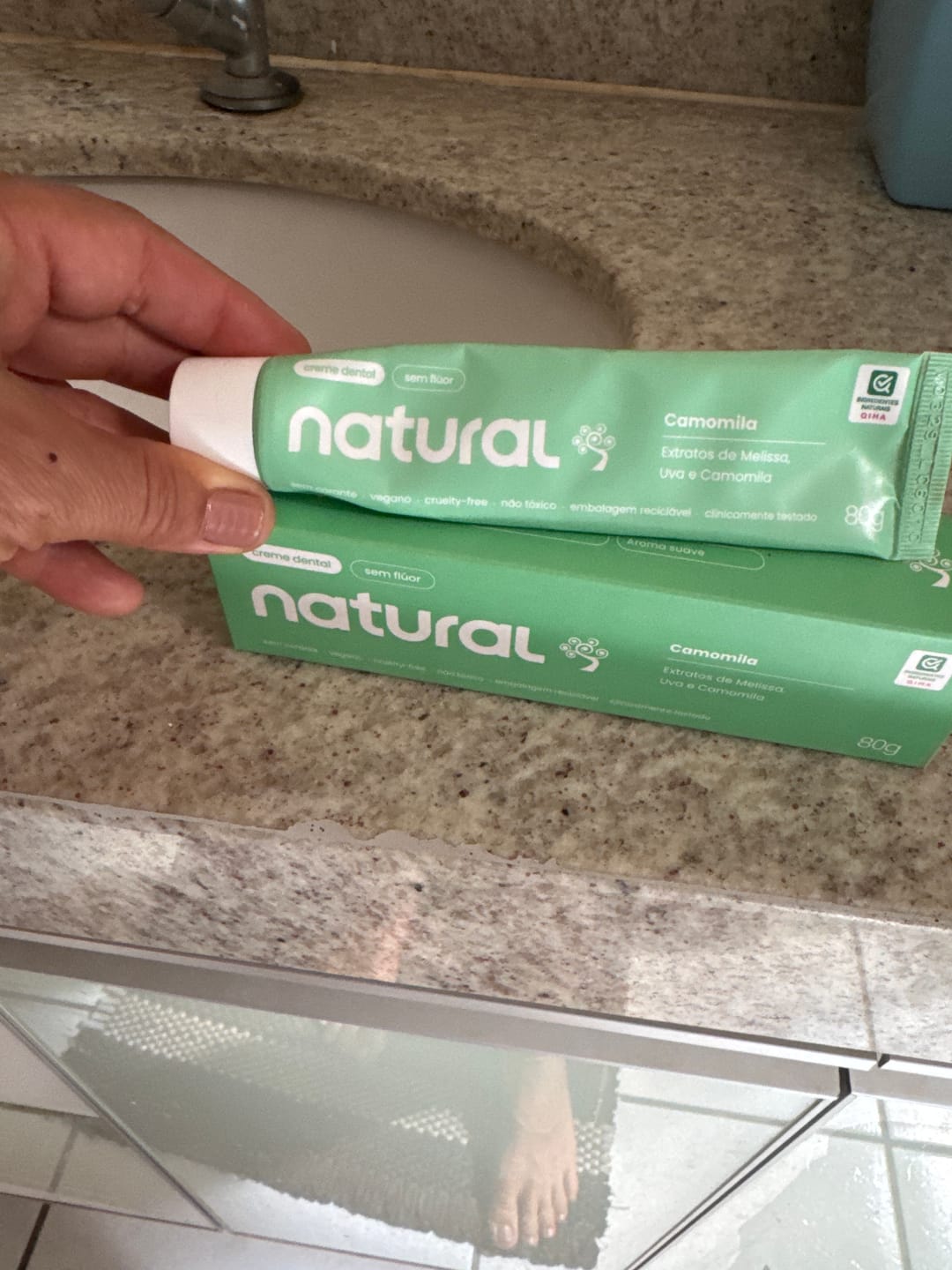 Customer photo review of Creme Dental Natural com CBA, Salvia e Aloe Vera 80g