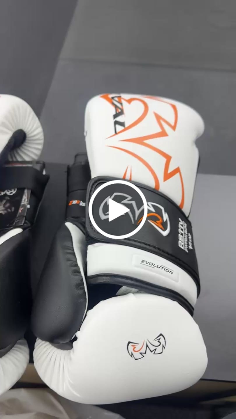 Customer video review of Bokshandschoenen Rival Evolution RS11V Sparring Zwart